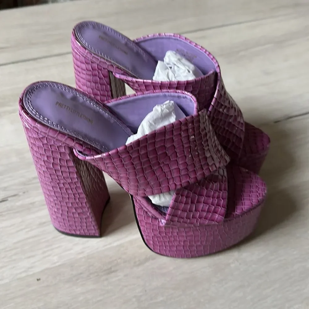 PrettyLittleThings Lilac Cross‎ Over Strap Platform Block Heeled Shoe NWT IN PKG